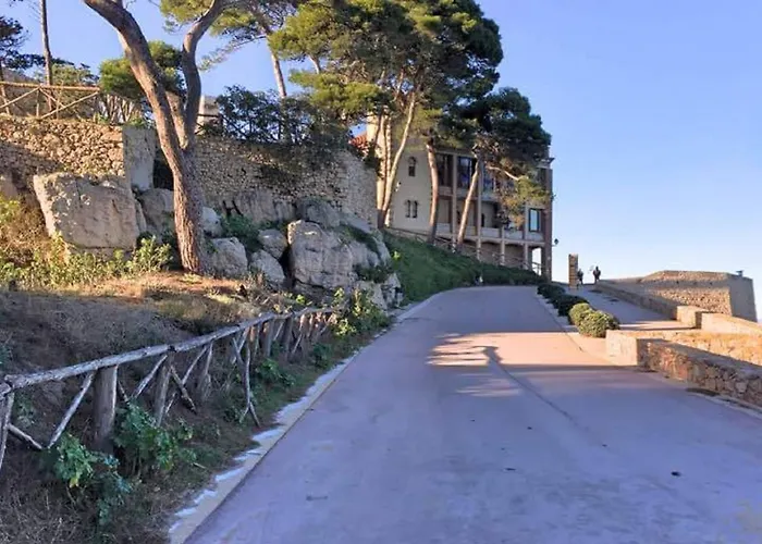 Athenea - *